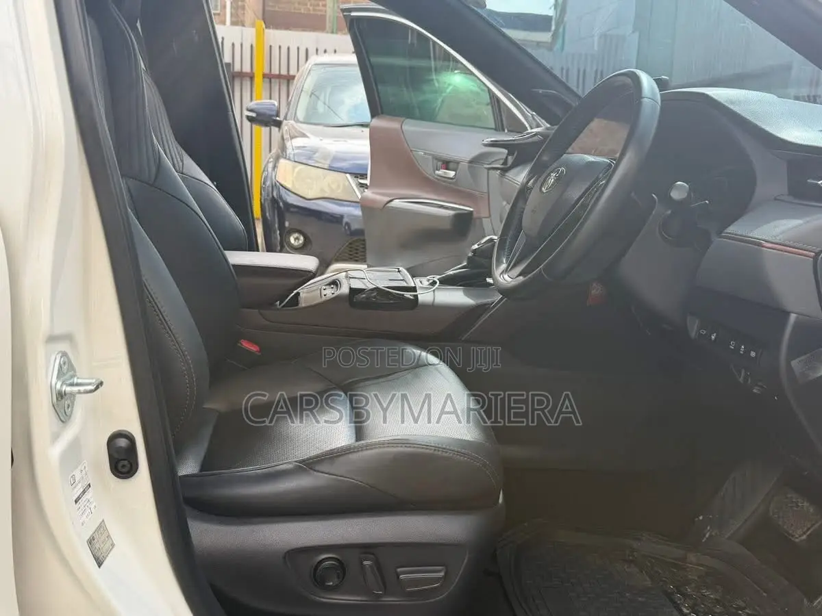Toyota Harrier 2.0 2020 White