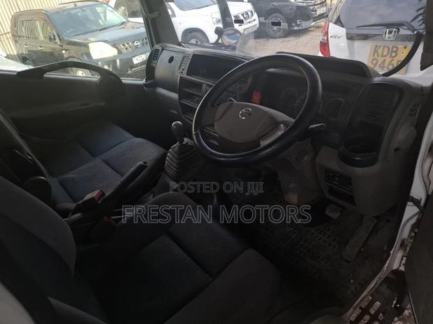2011 Nissan Atlas - thumbnail 2
