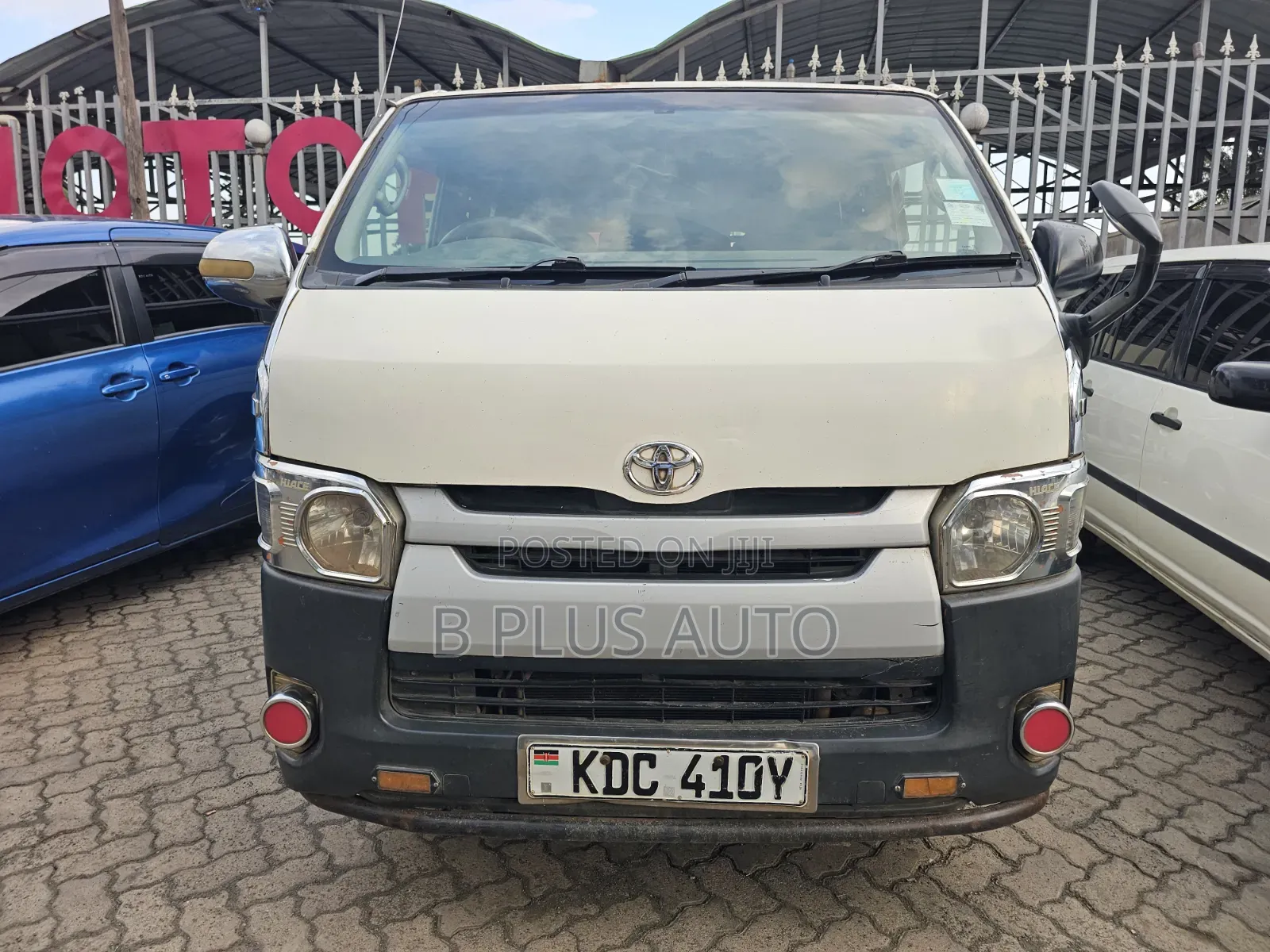 Toyota HiAce 2015 White