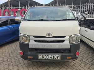 Toyota HiAce 2014 White