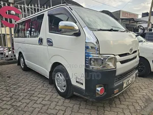 Toyota HiAce 2015 White