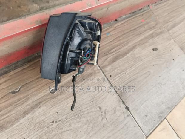 Tailight Honda Escape L - thumbnail 2