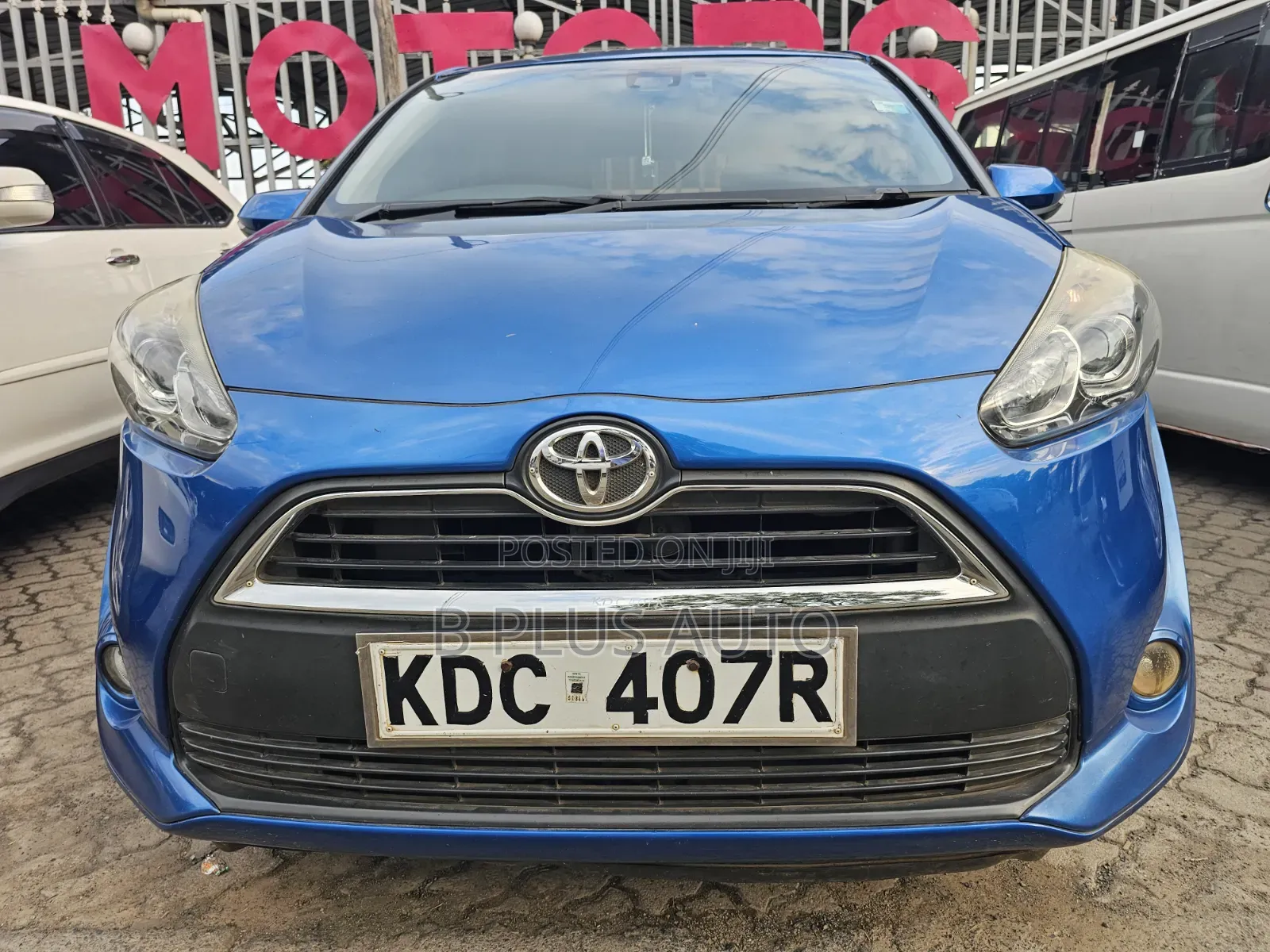 Toyota Sienta 2014 Blue