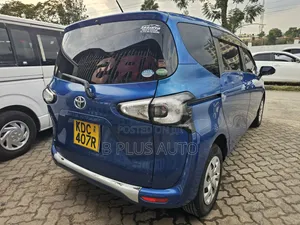 Toyota Sienta 2014 Blue