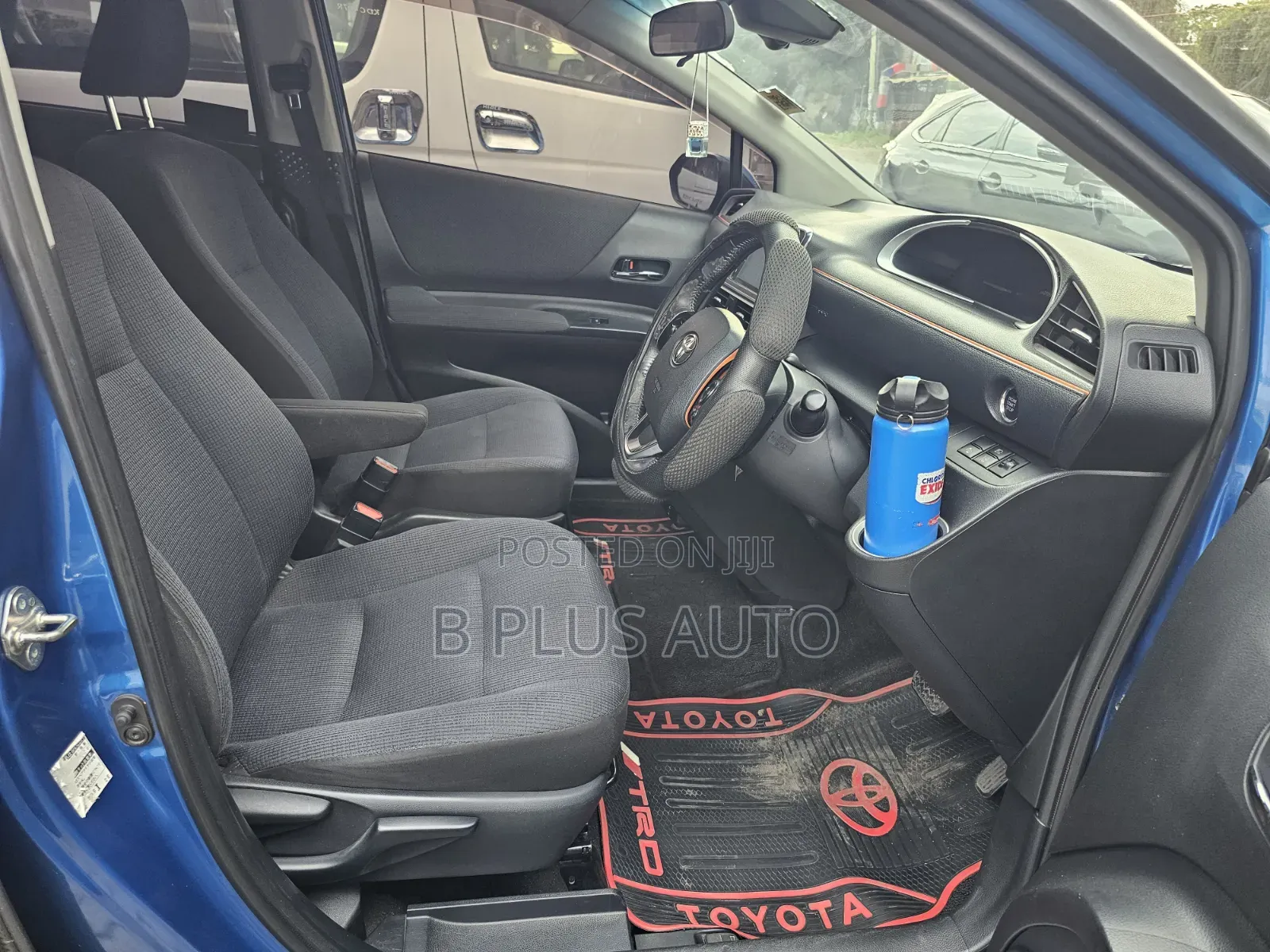 Toyota Sienta 2014 Blue