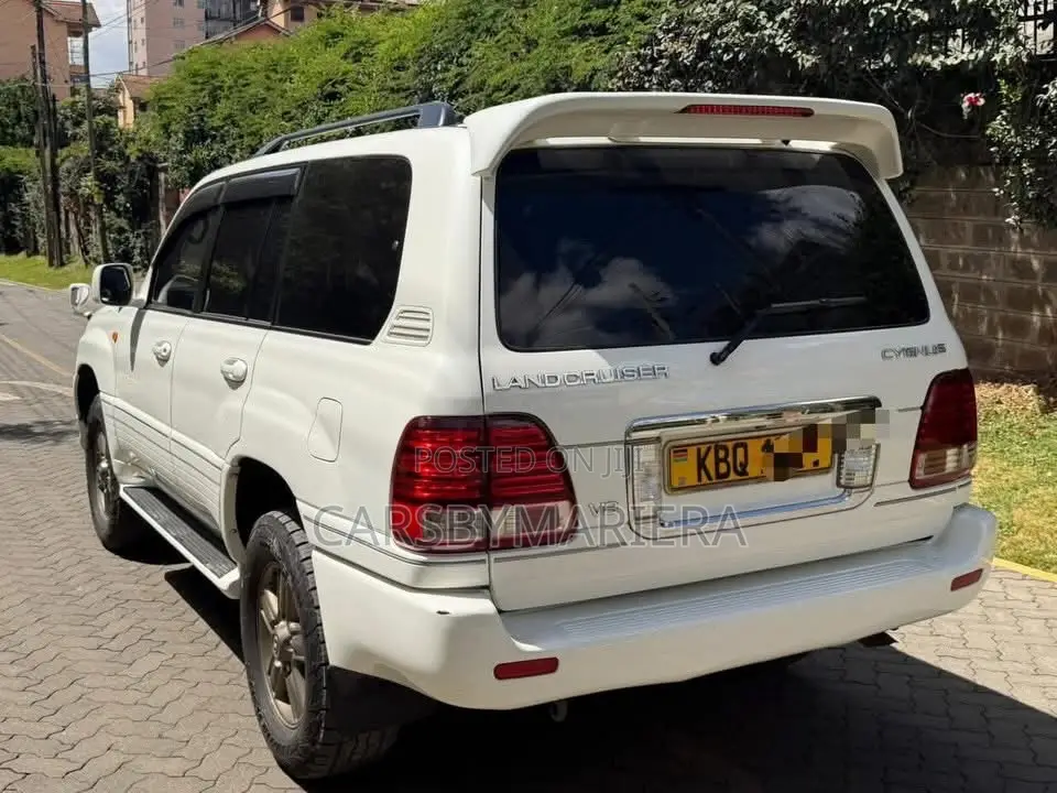 Toyota Land Cruiser Cygnus 4.7 2005 White