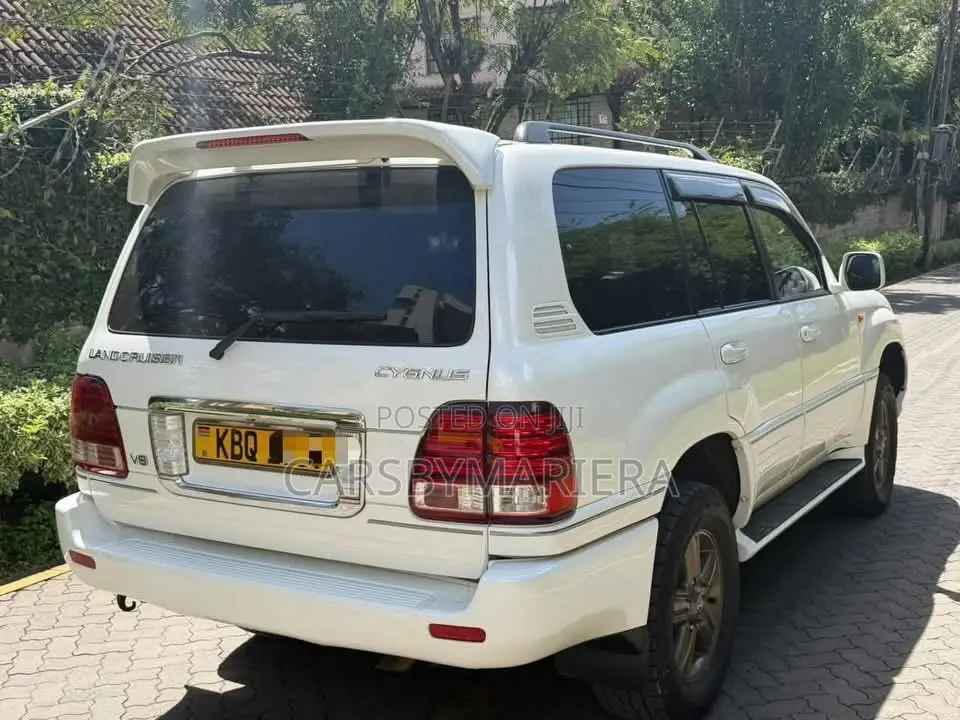 Toyota Land Cruiser Cygnus 4.7 2005 White