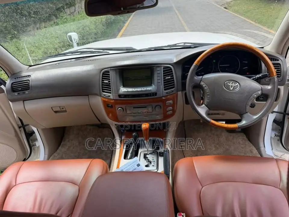 Toyota Land Cruiser Cygnus 4.7 2005 White