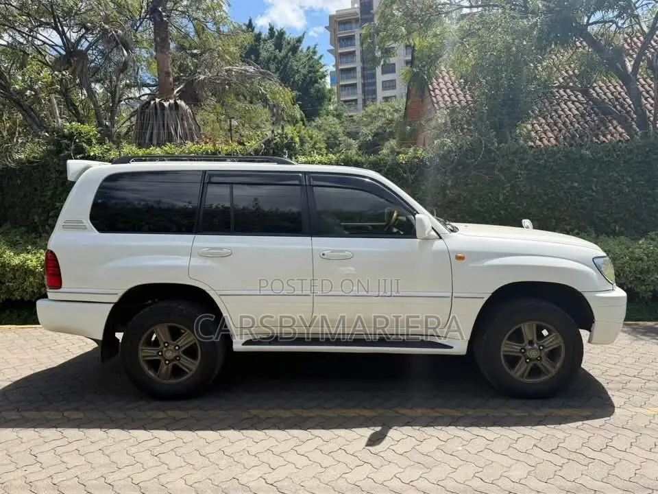 Toyota Land Cruiser Cygnus 4.7 2005 White