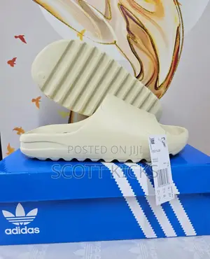 Adidas Yeezy Slide Cream