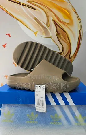 Adidas Yeezy Slide Coffee