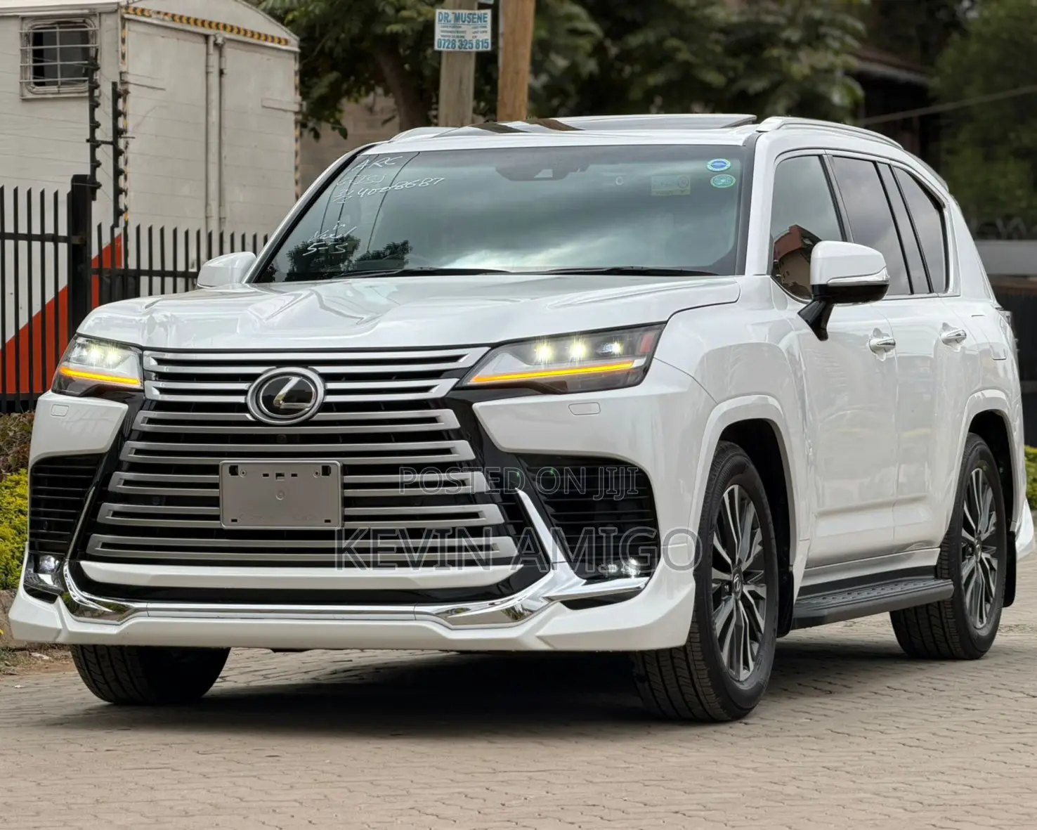 Lexus LX 600 2022 White