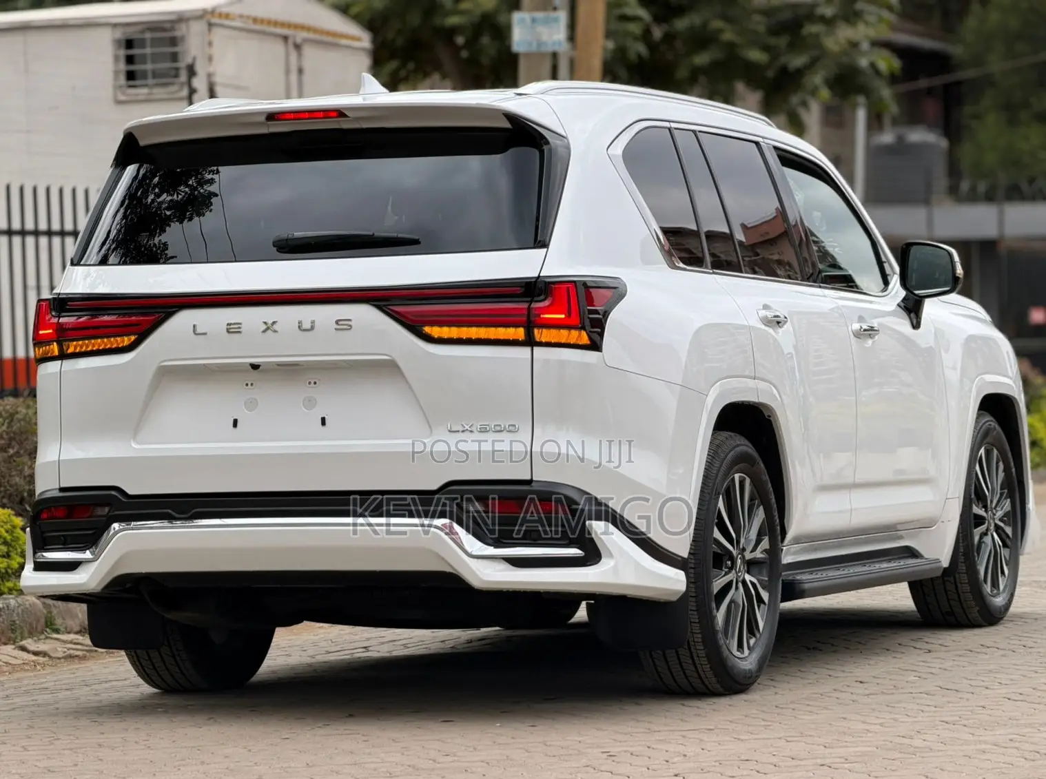 Lexus LX 600 2022 White