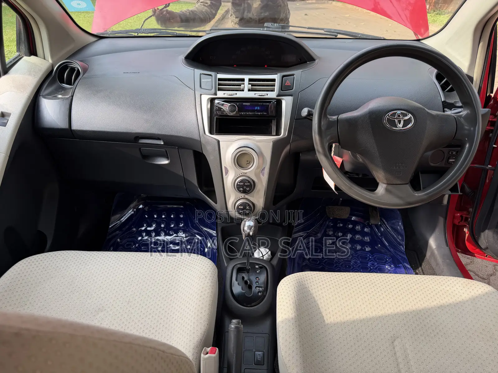 Toyota Vitz 2006 Red