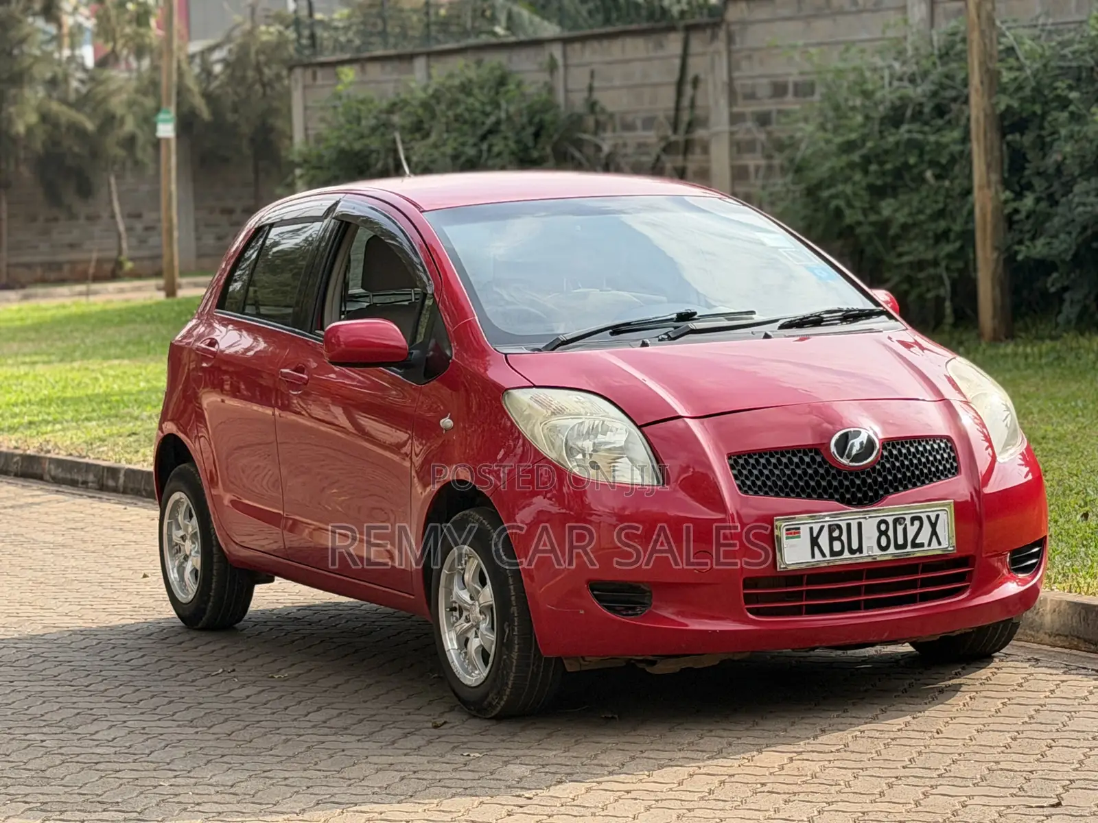 Toyota Vitz 2006 Red