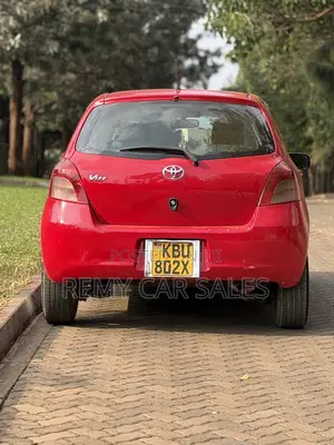 Toyota Vitz 2006 Red