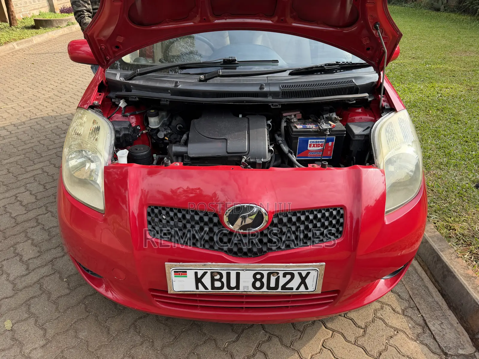 Toyota Vitz 2006 Red