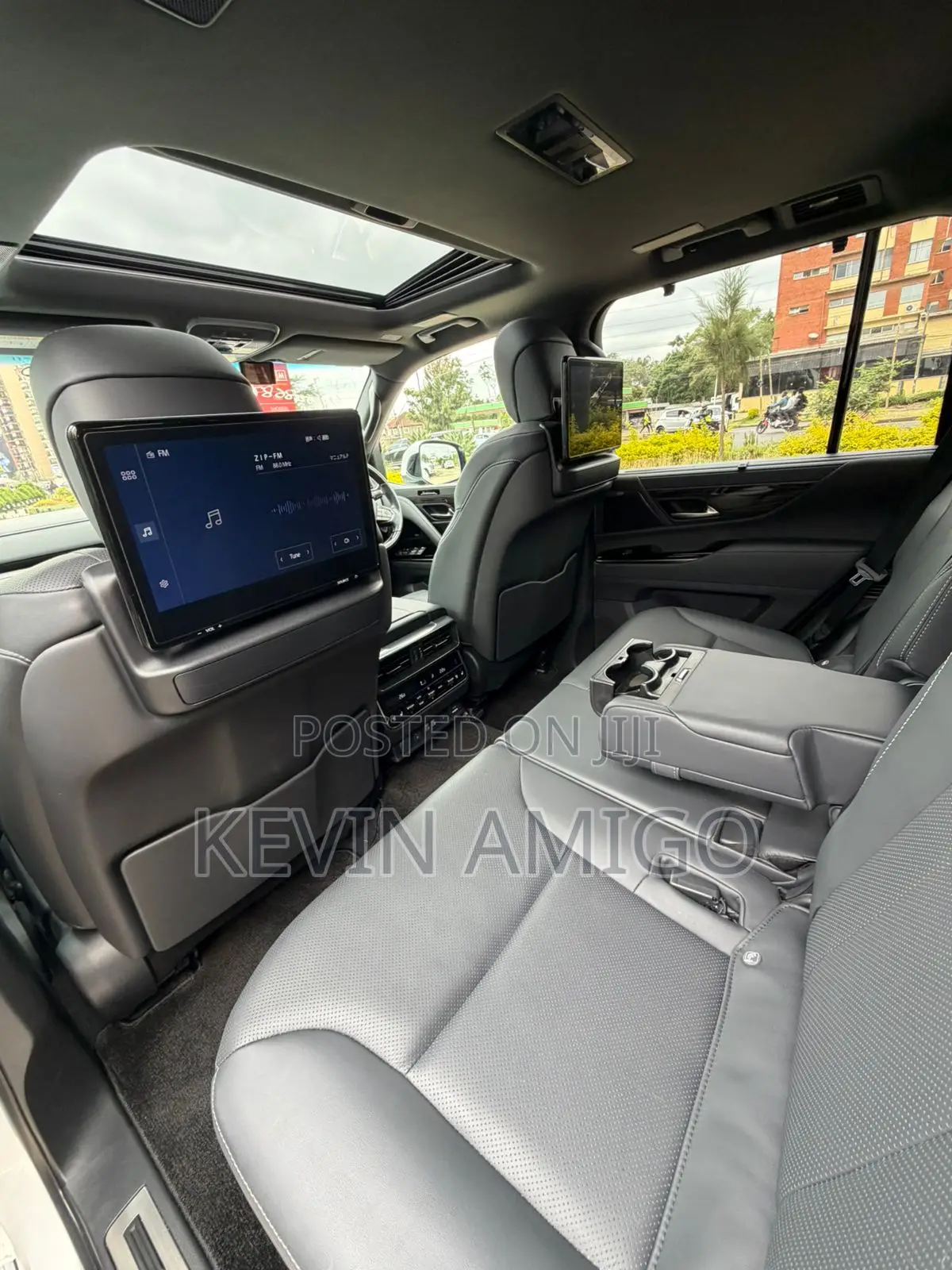 Lexus LX 600 2022 White