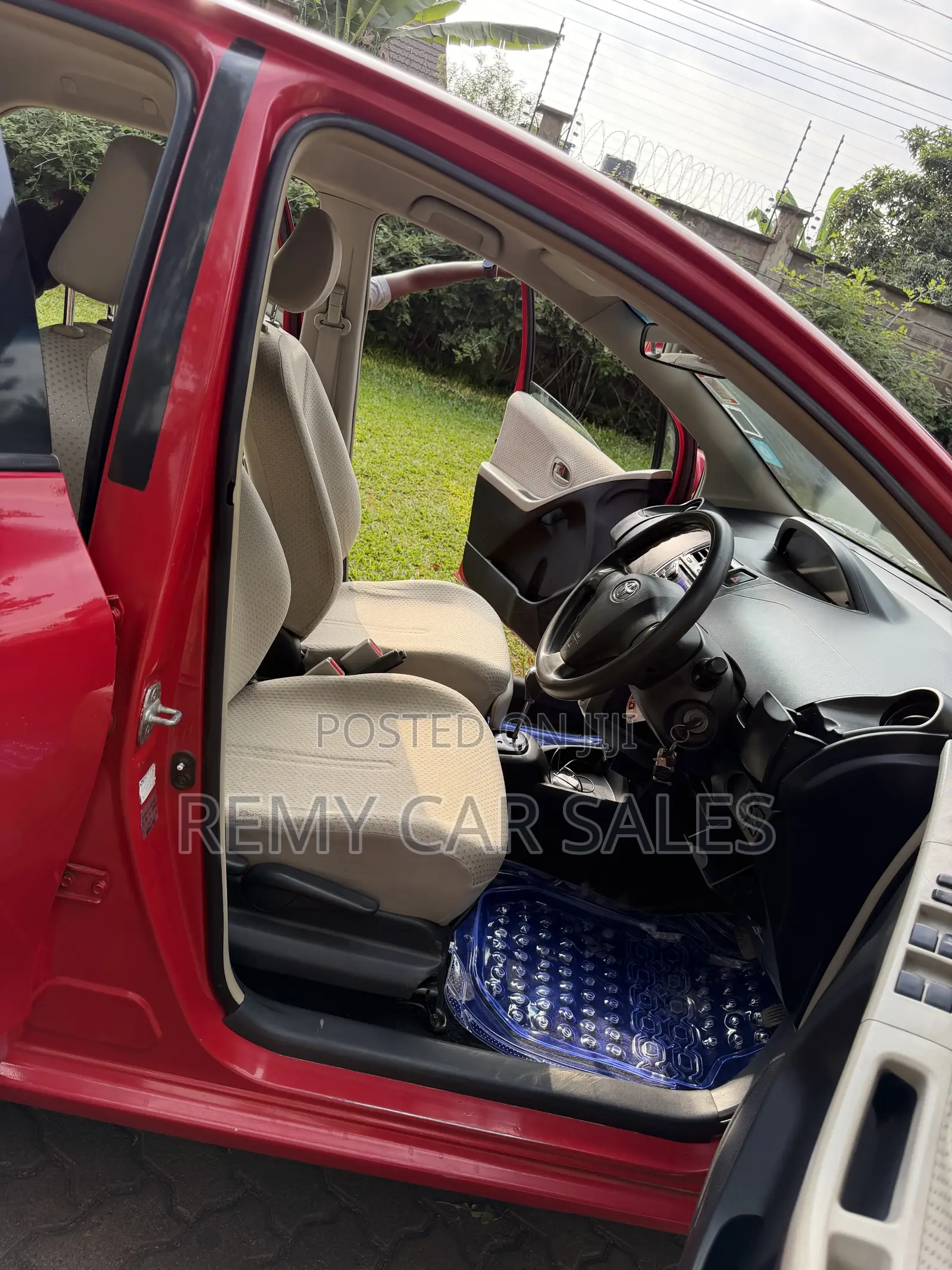 Toyota Vitz 2006 Red