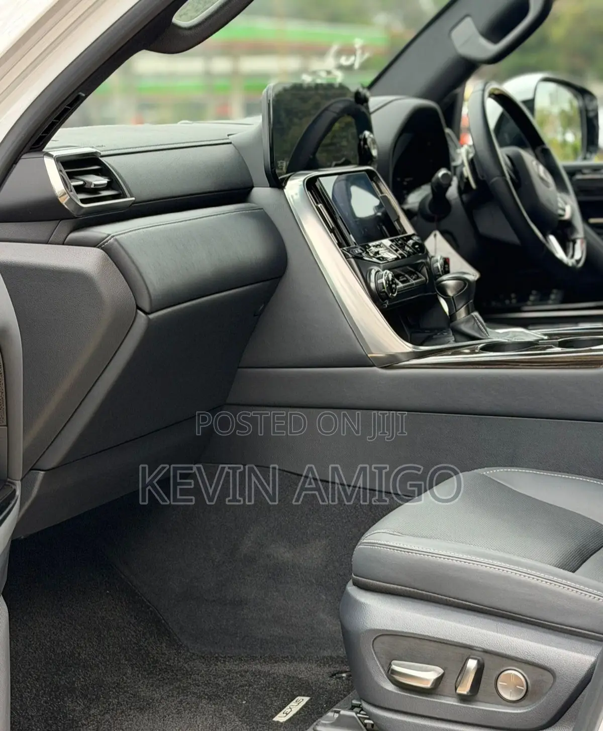 Lexus LX 600 2022 White