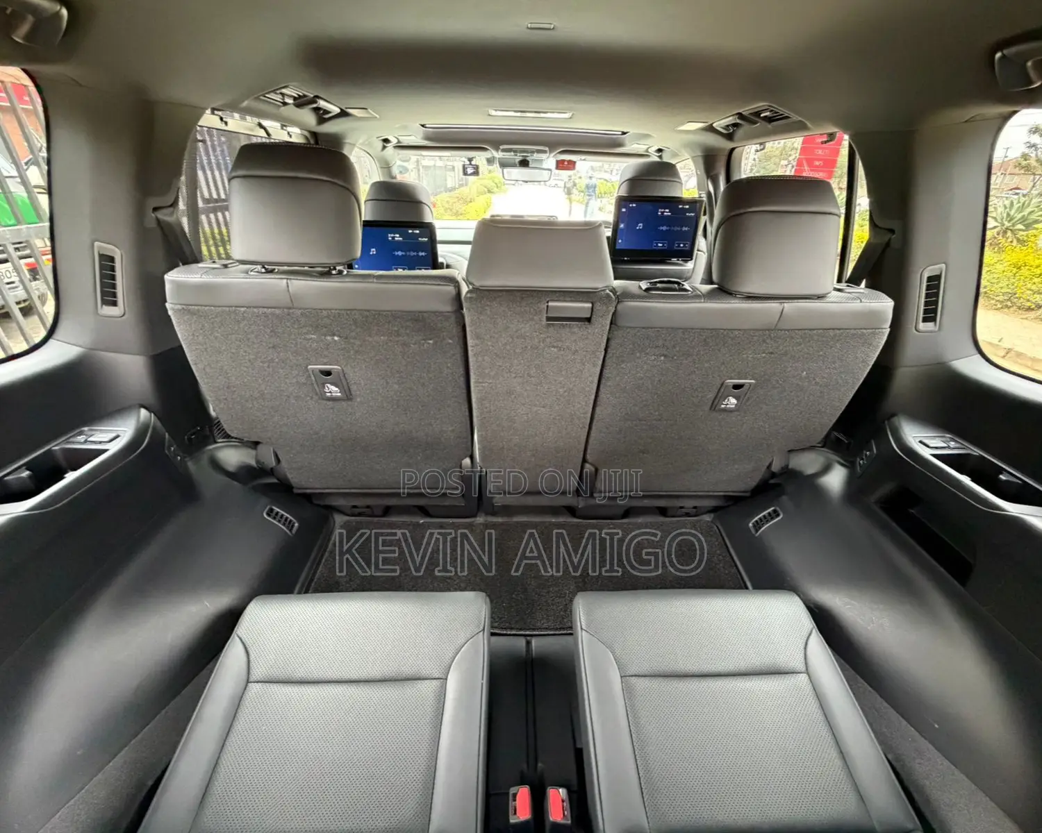 Lexus LX 600 2022 White