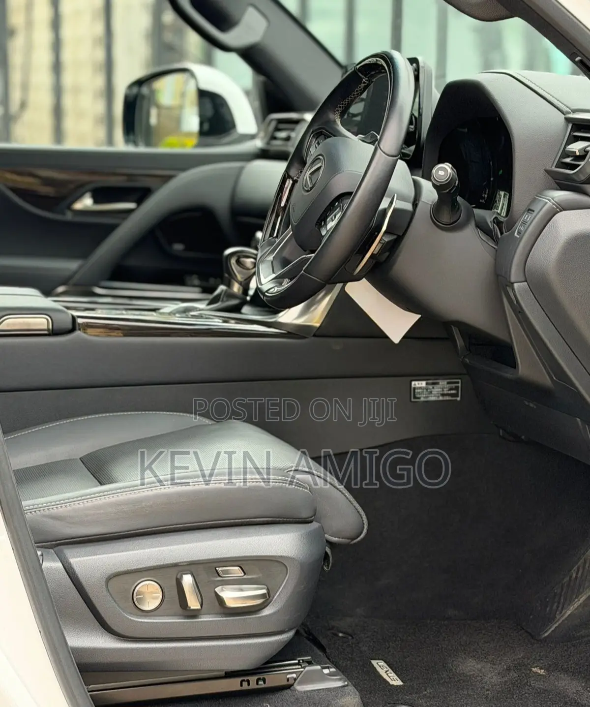 Lexus LX 600 2022 White