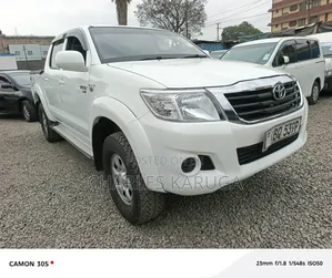 Toyota Hilux 2012 White