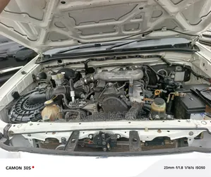 Toyota Hilux 2012 White