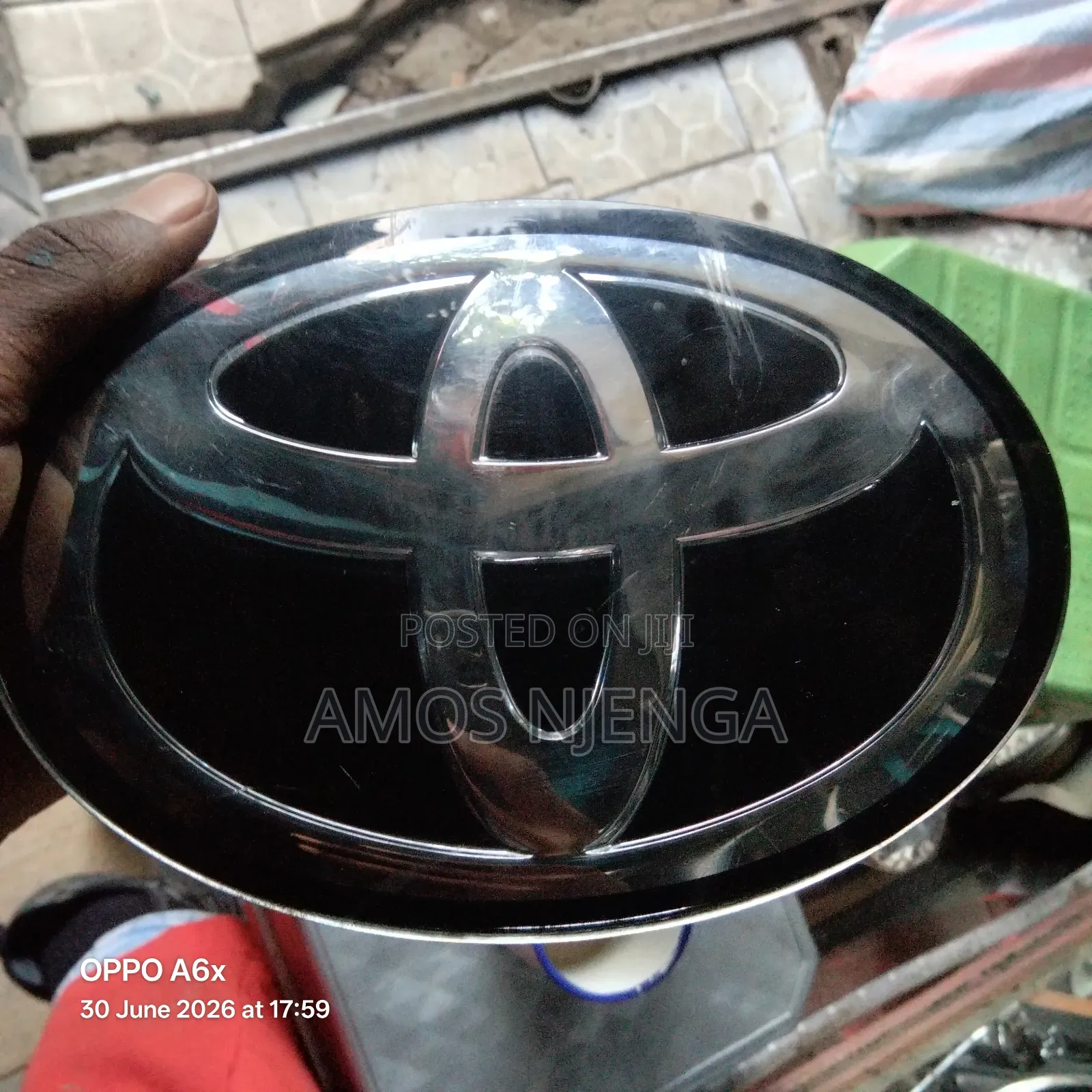 Toyota Hillux/ Land Cruiser Grill Logos