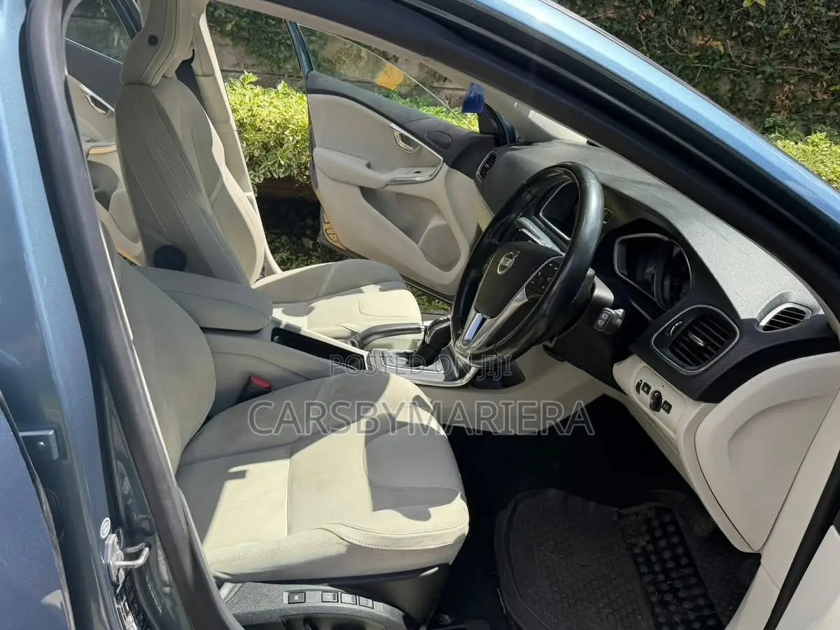 Volvo V40 2014 Blue
