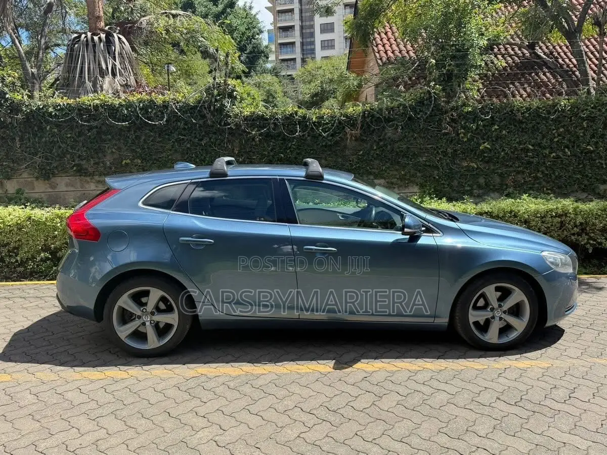 Volvo V40 2014 Blue