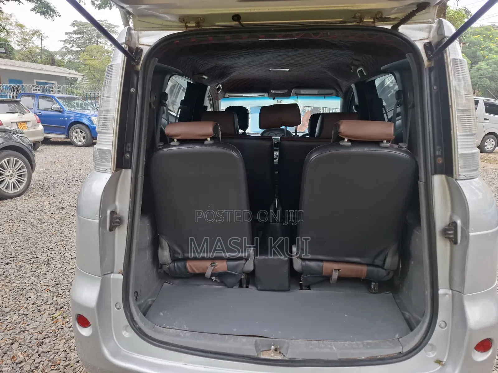 Toyota Sienta 2012 Silver