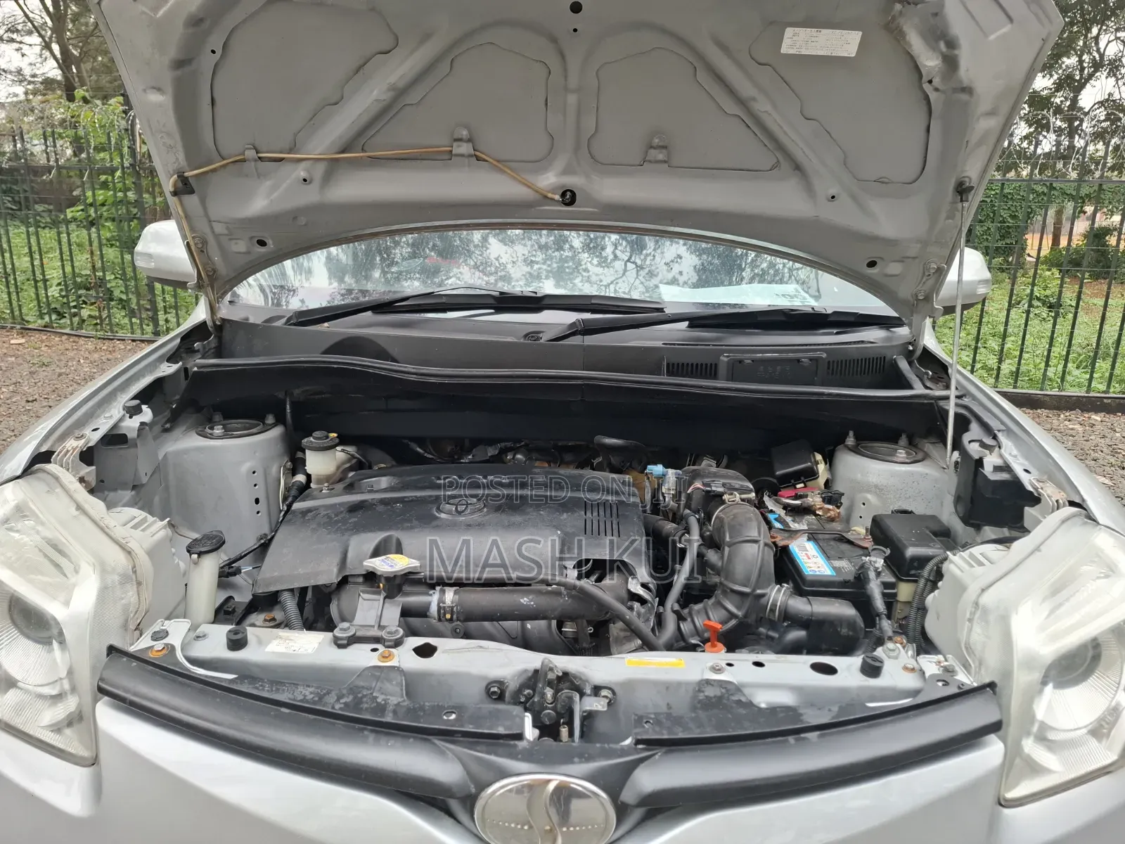 Toyota Sienta 2012 Silver