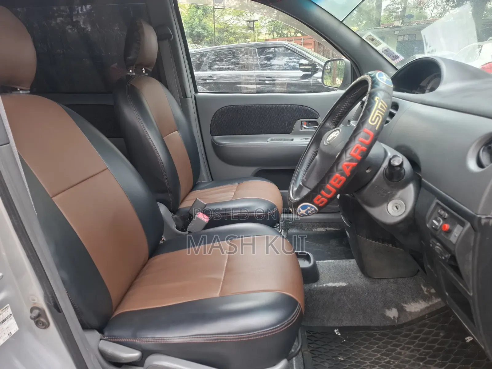 Toyota Sienta 2012 Silver