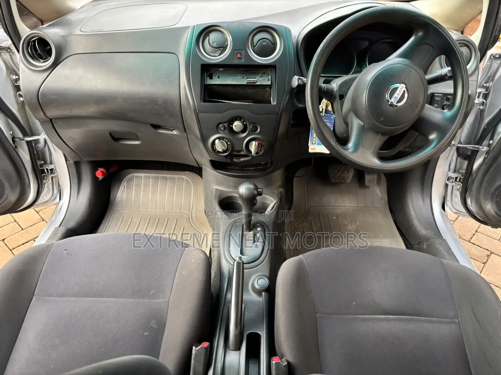 Nissan Note 2012 Silver