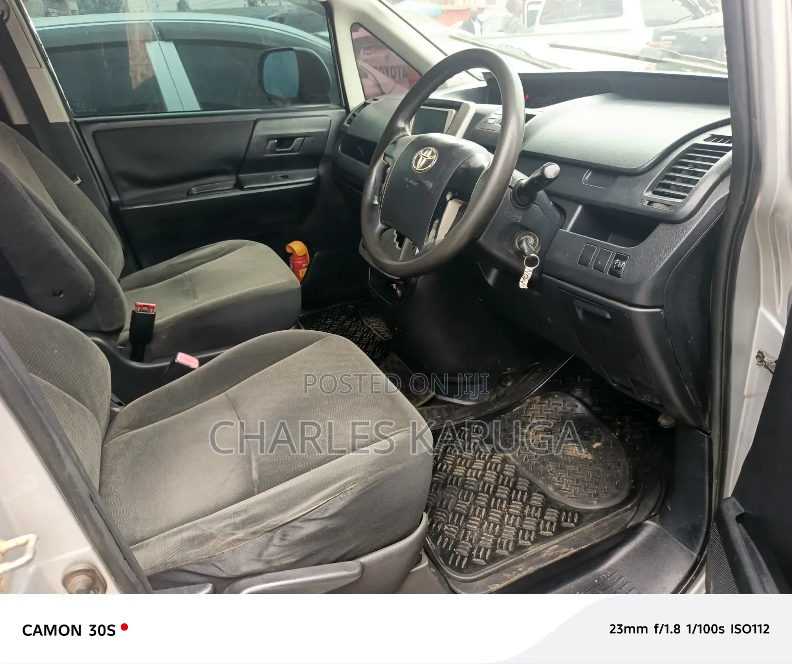 Toyota Noah 2014 Silver