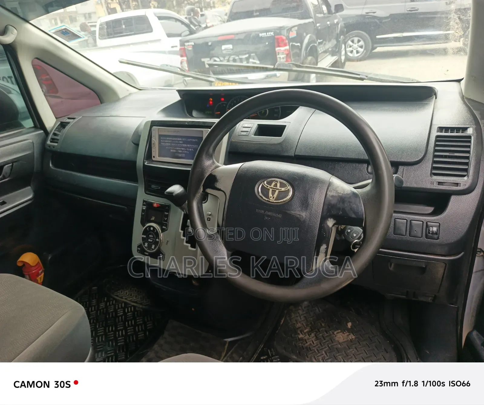 Toyota Noah 2014 Silver