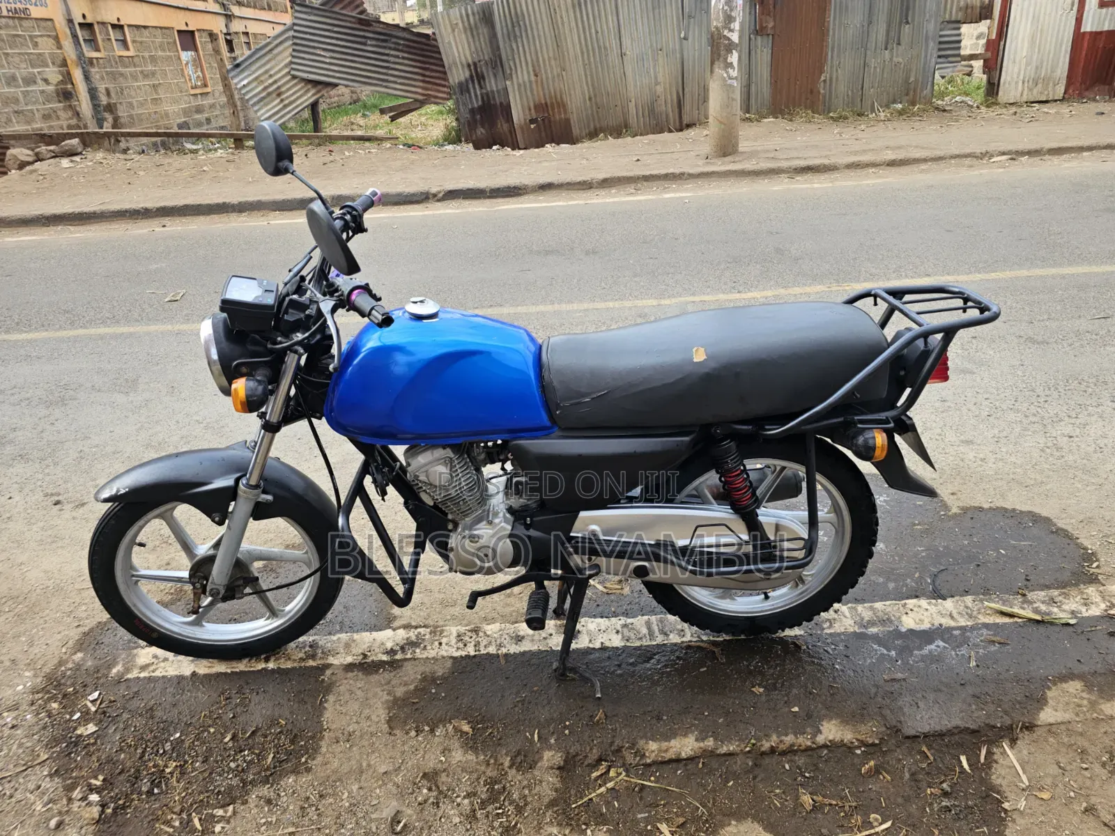Honda CB 2023 Blue