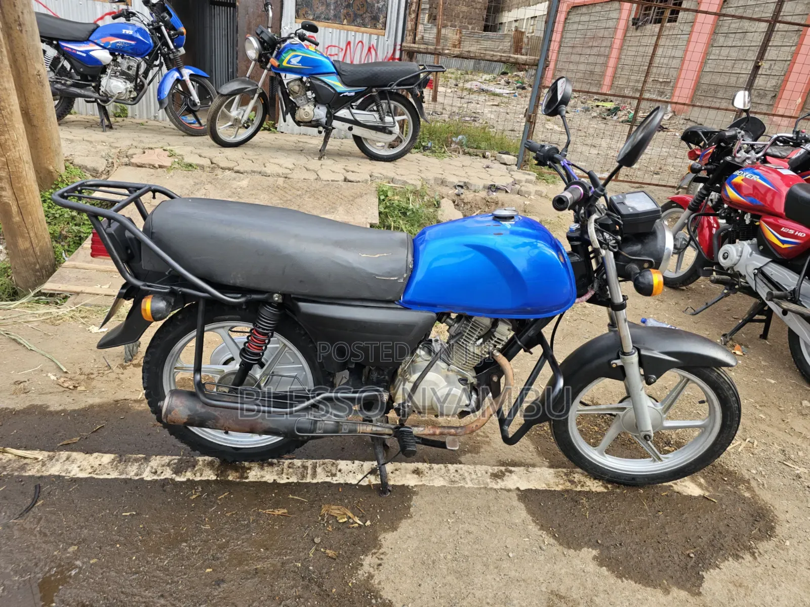 Honda CB 2023 Blue