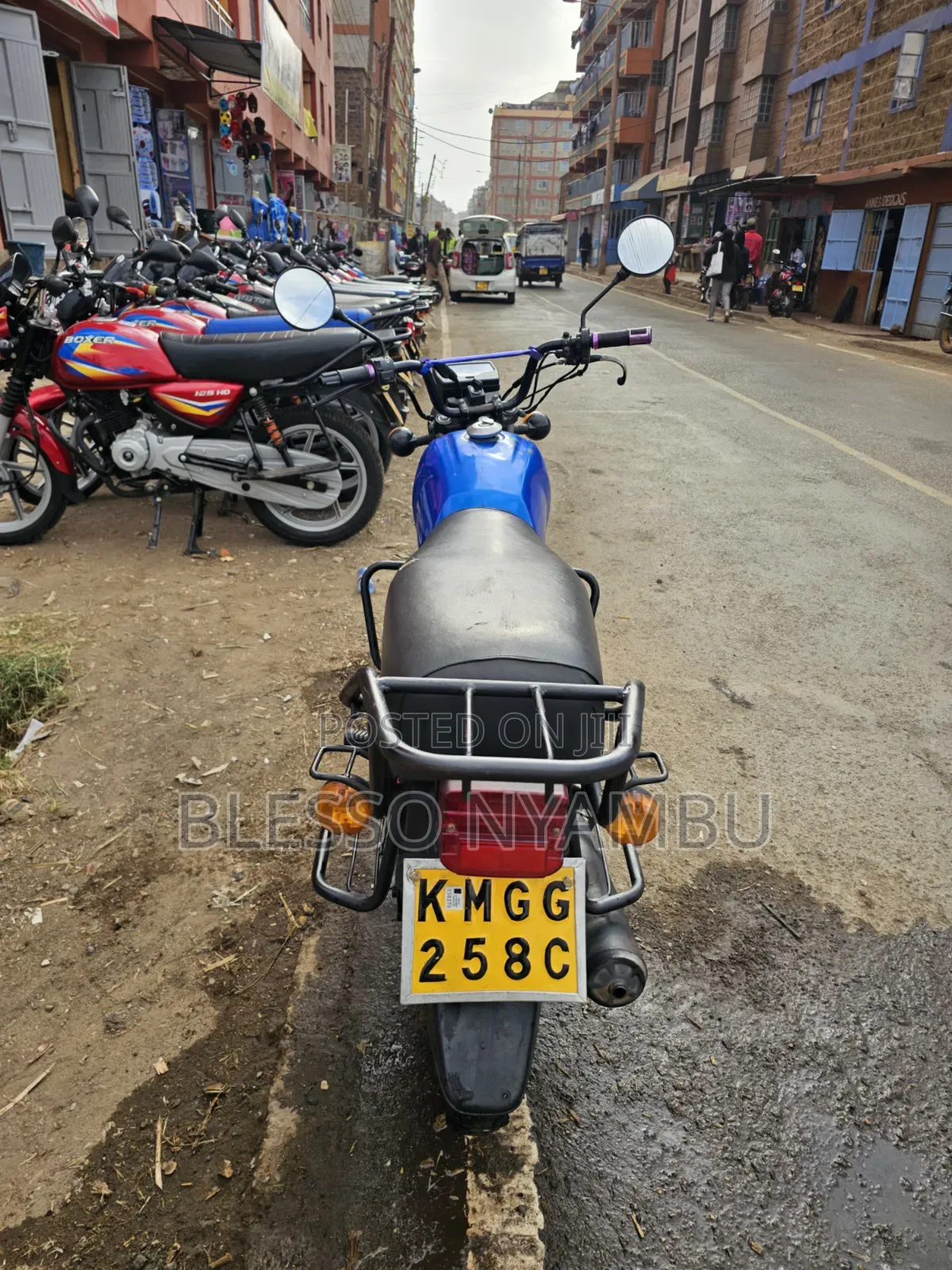 Honda CB 2023 Blue