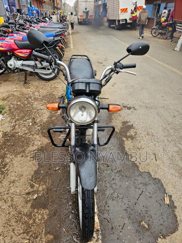 Honda CB 2023 Blue - thumbnail 3