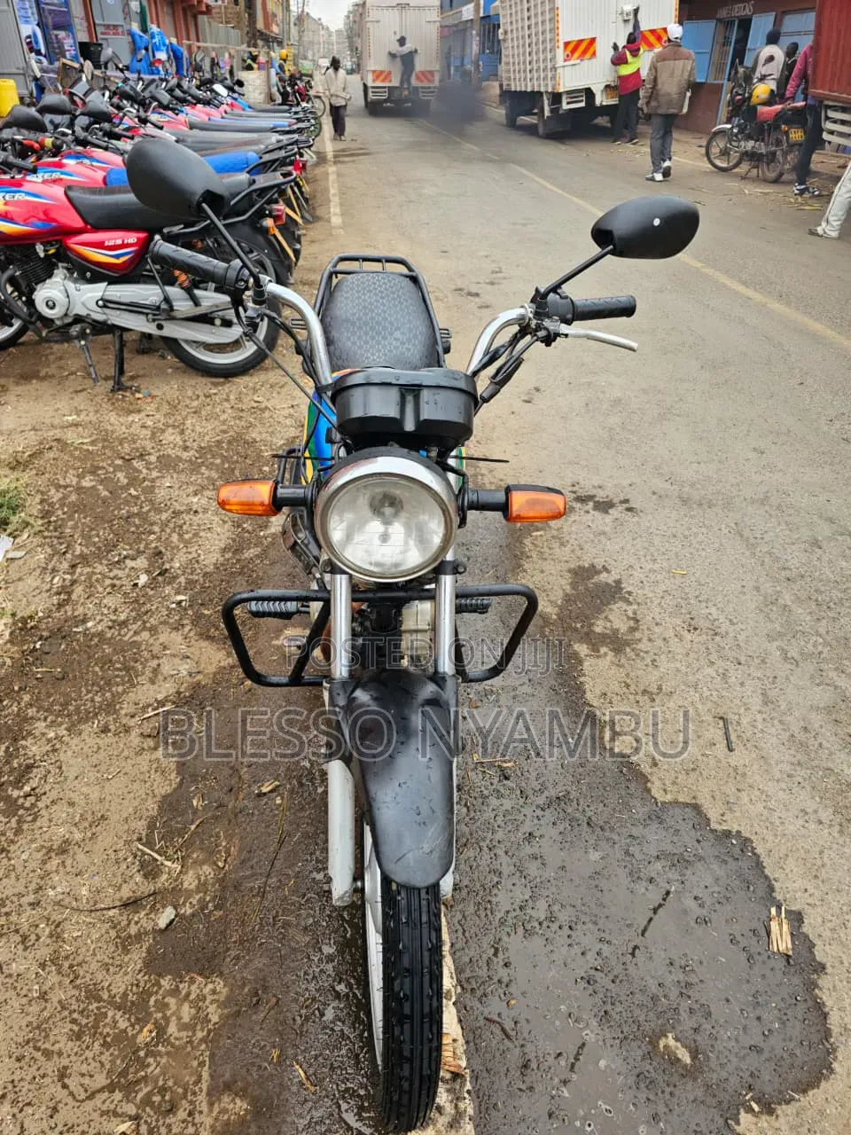 Honda CB 2023 Blue