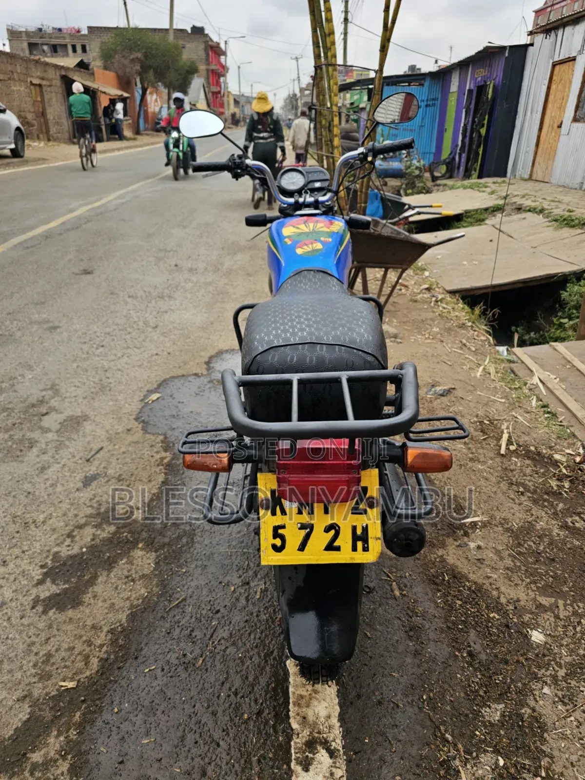 Honda CB 2023 Blue