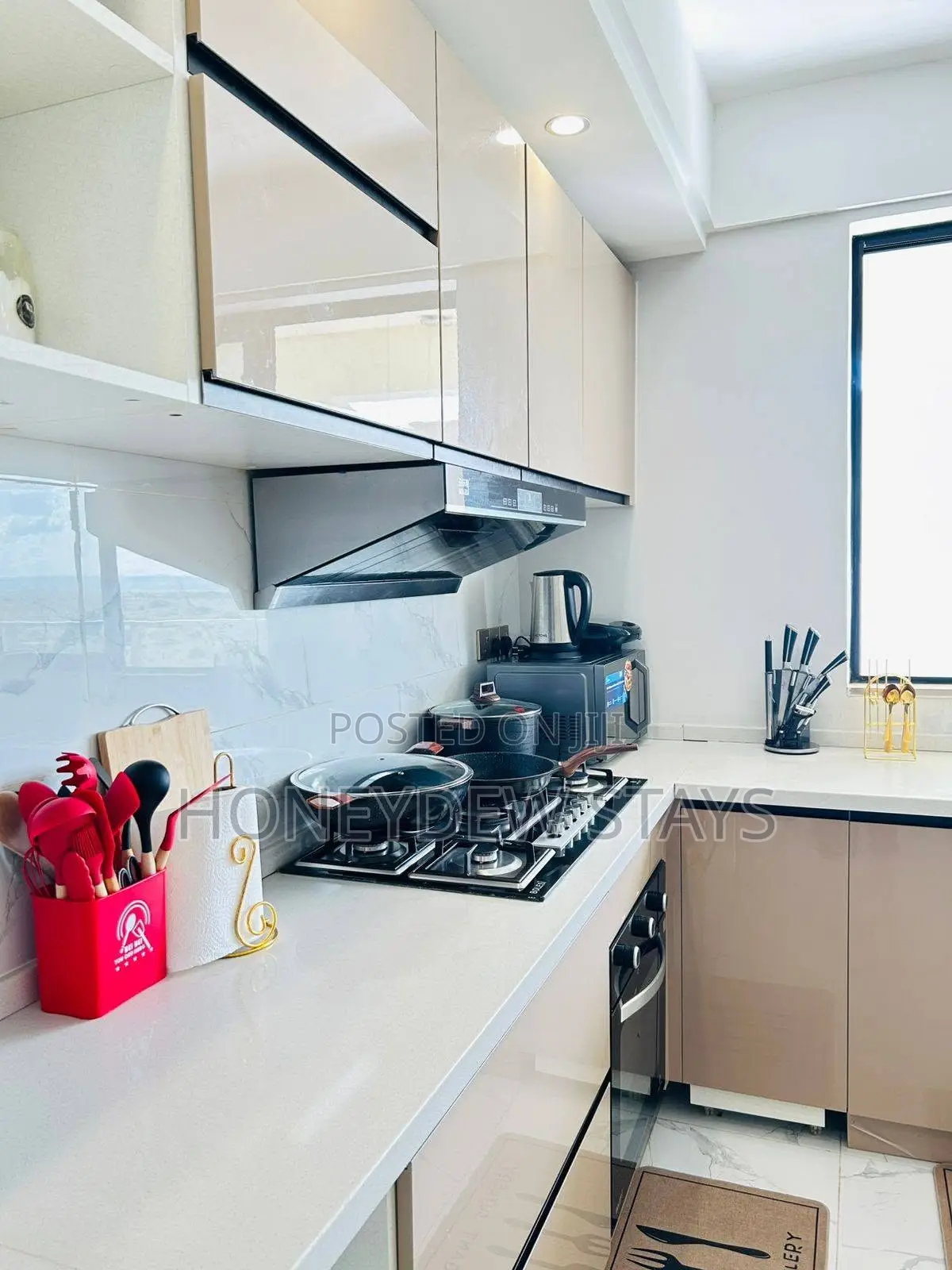 Furnished 3bdrm Apartment in Apple Tree Apartment, Hotel 67 Area