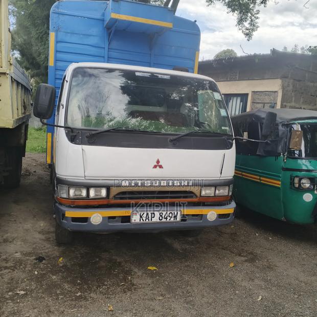 Mitsubishi Canter - thumbnail 3