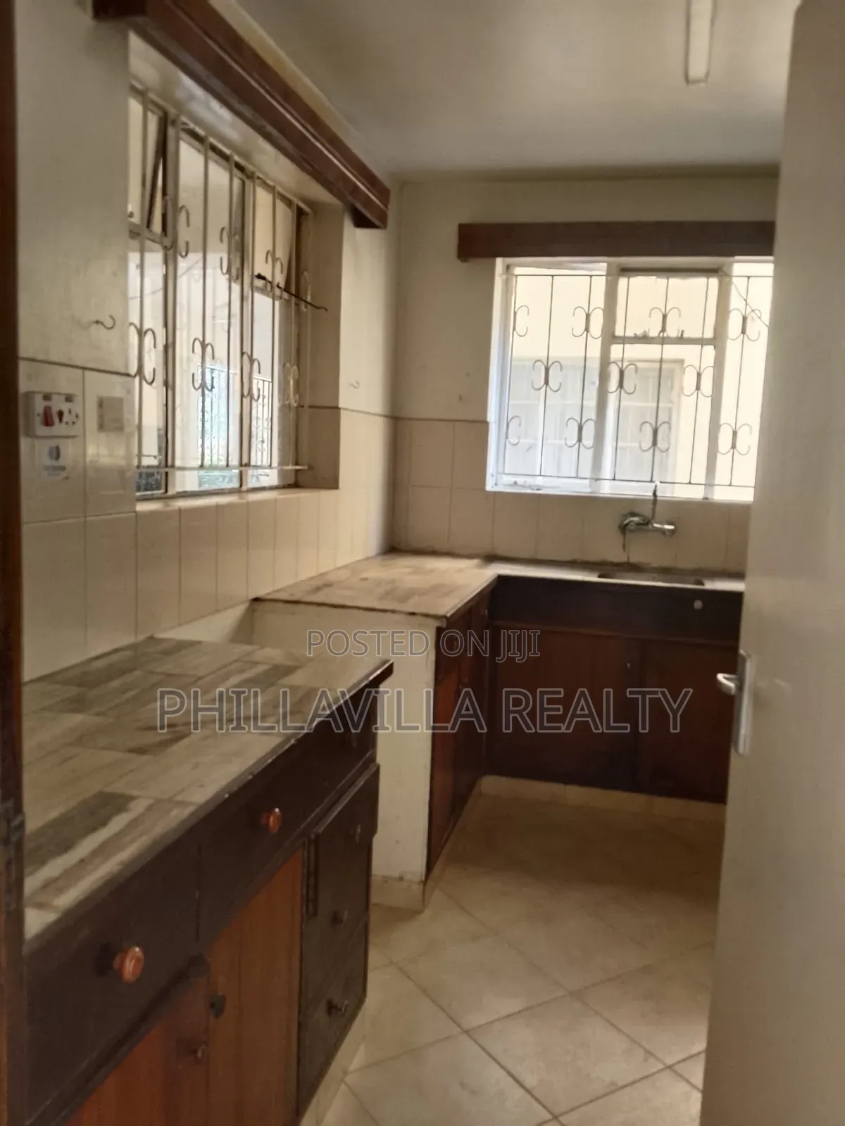3bdrm Apartment in Raphta Road Area for rent