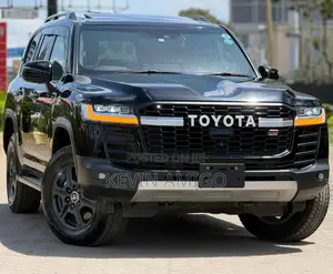 Toyota Land Cruiser 2023 Black