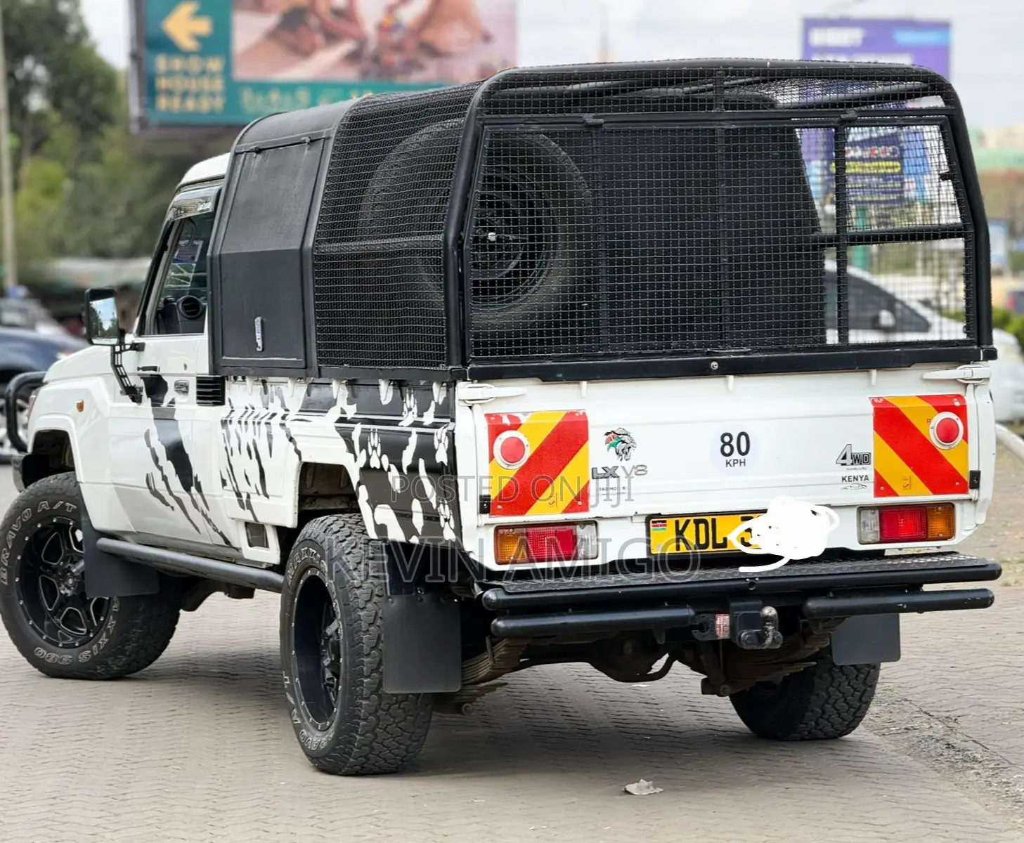 Toyota Land Cruiser 76 Series 2023