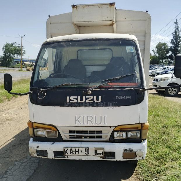 Isuzu NKR Canter 2002 White