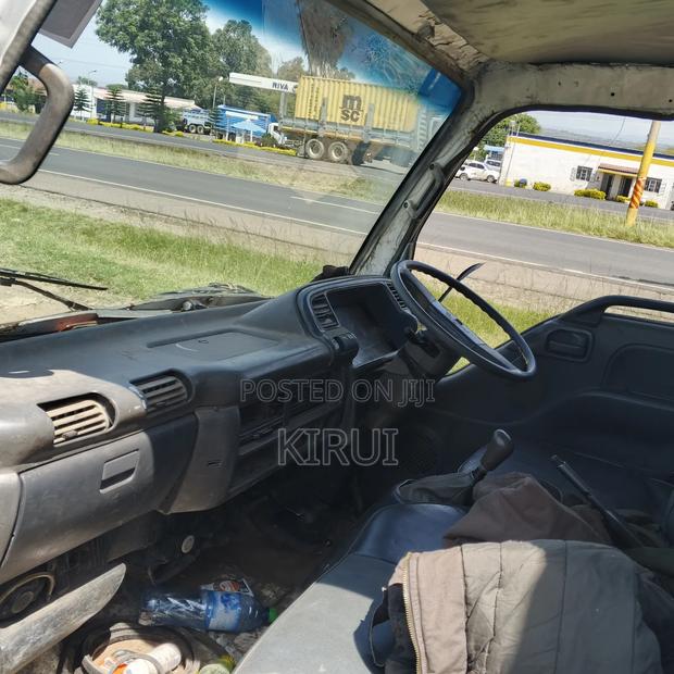 Isuzu NKR Canter 2002 White - thumbnail 5